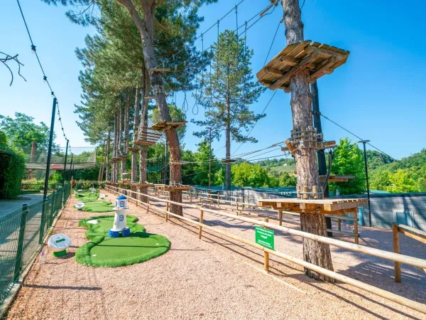 Tree-climbing course at Roan camping hu Norcenni Girasole village.