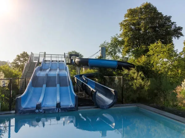 Overview of slides outdoor pool at Roan camping De Twee Bruggen.