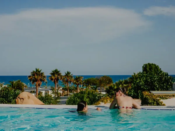 View over the sea from the pool at Roan campsite Alannia Els Prats.