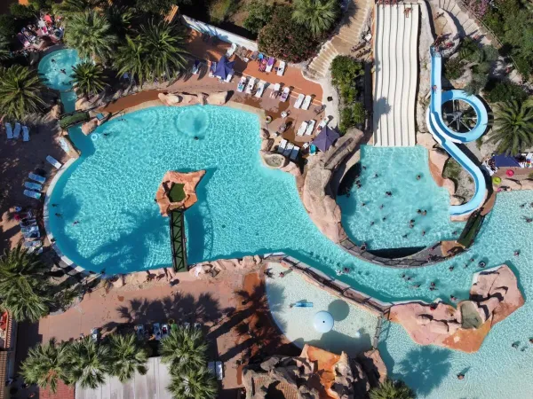 Top view of the swimming pool at Roan campsite Les Sables d'Or.