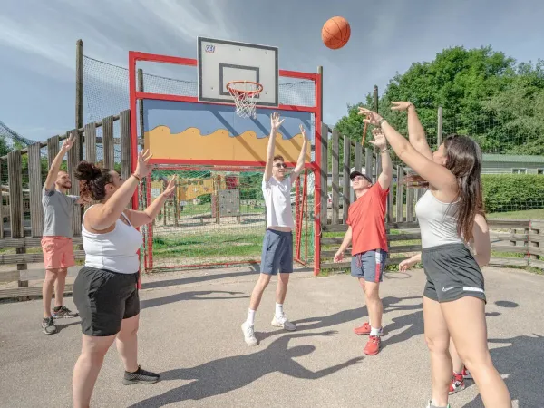 Multisport area at the Domaine des Bans campsite.
