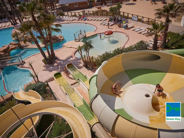 Several fun slides with tornado slide at Roan campsite Le Petit Mousse.