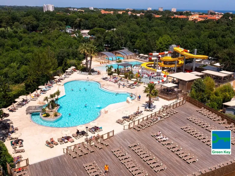 Swimming park of Roan camping La Chapelle.