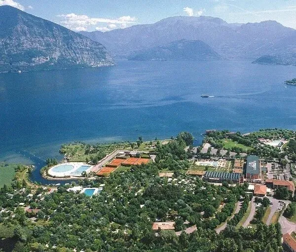 Panoramic view of Roan Camping Sassabanek and Lake Iseo.