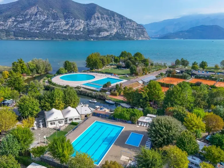 Panoramic view of Roan Camping Village Bella Iseo.