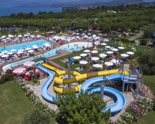 Overview swimming pool at Roan camping Delle Rose.