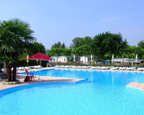 Swimming pool at Roan campsite Okay Lido.