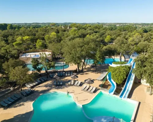 Overview of the beautiful Roan campsite Domaine de Massereau.