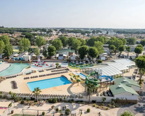 Overview of swimming pools at Roan camping Domaine de La Yole.