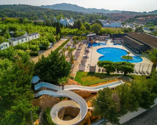 Overview of the swimming pool at Roan camping Tucan.