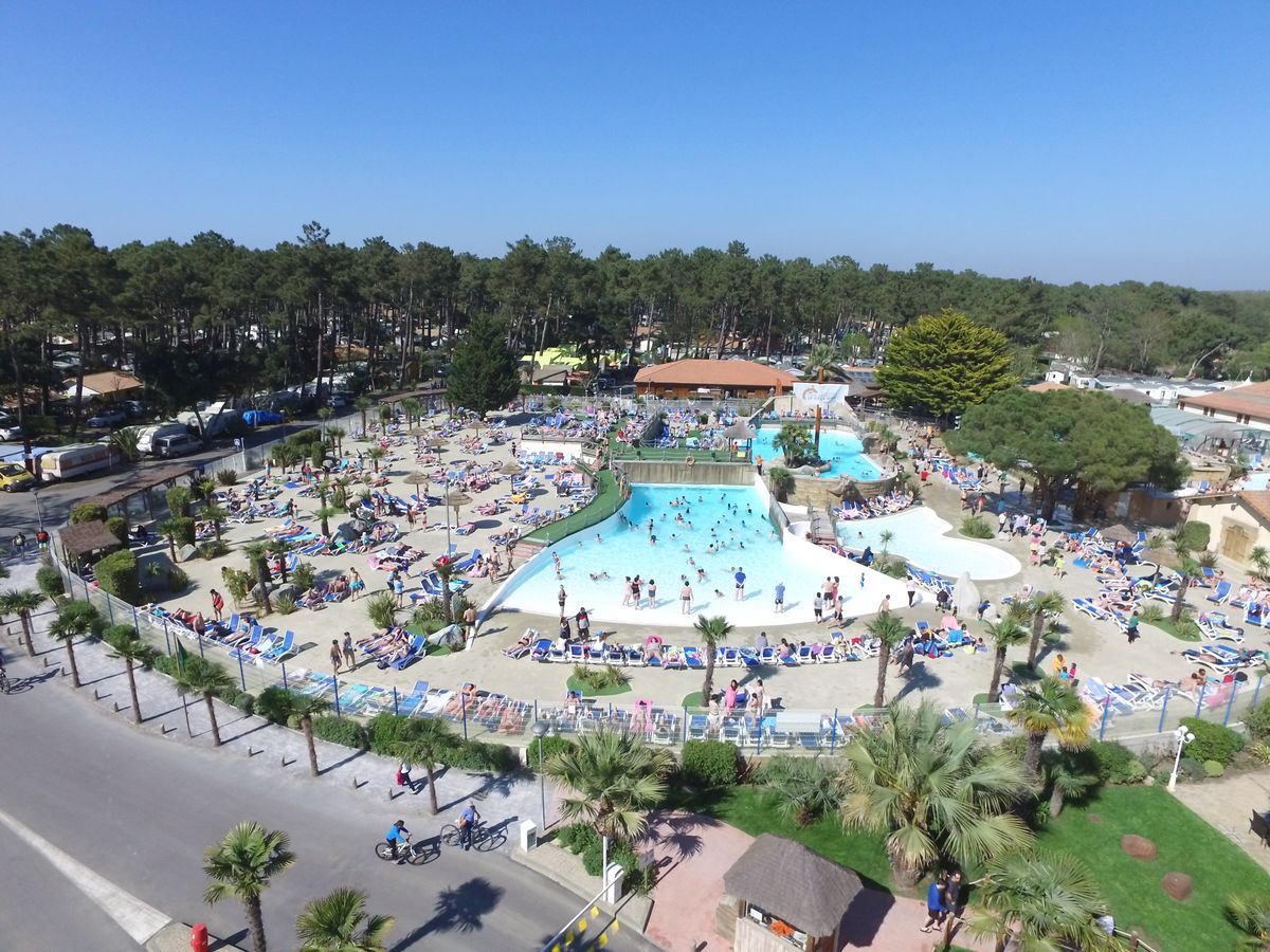 Camping Le Vieux Port  Luxury mobile homes & tents  Roan