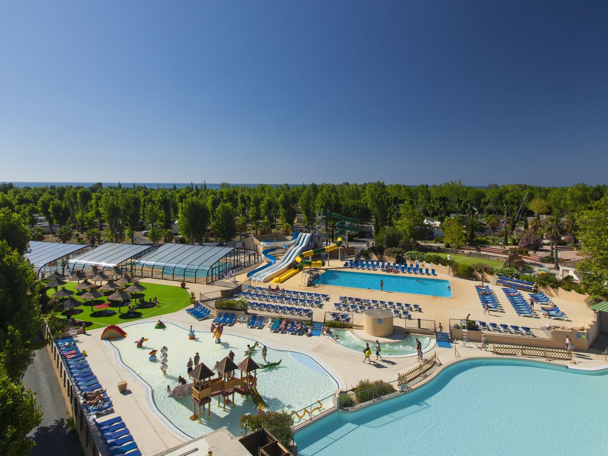 Camping Domaine de La Yole Luxury mobile homes Roan Camping Domaine de La Yole Luxury mobile homes Roan
